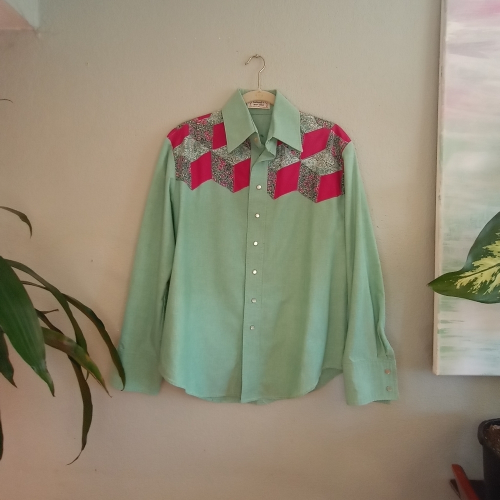 Vintage Handcrafted Quilted Floral Pink Western Yoke Mother Of Pearl Snap Shirt